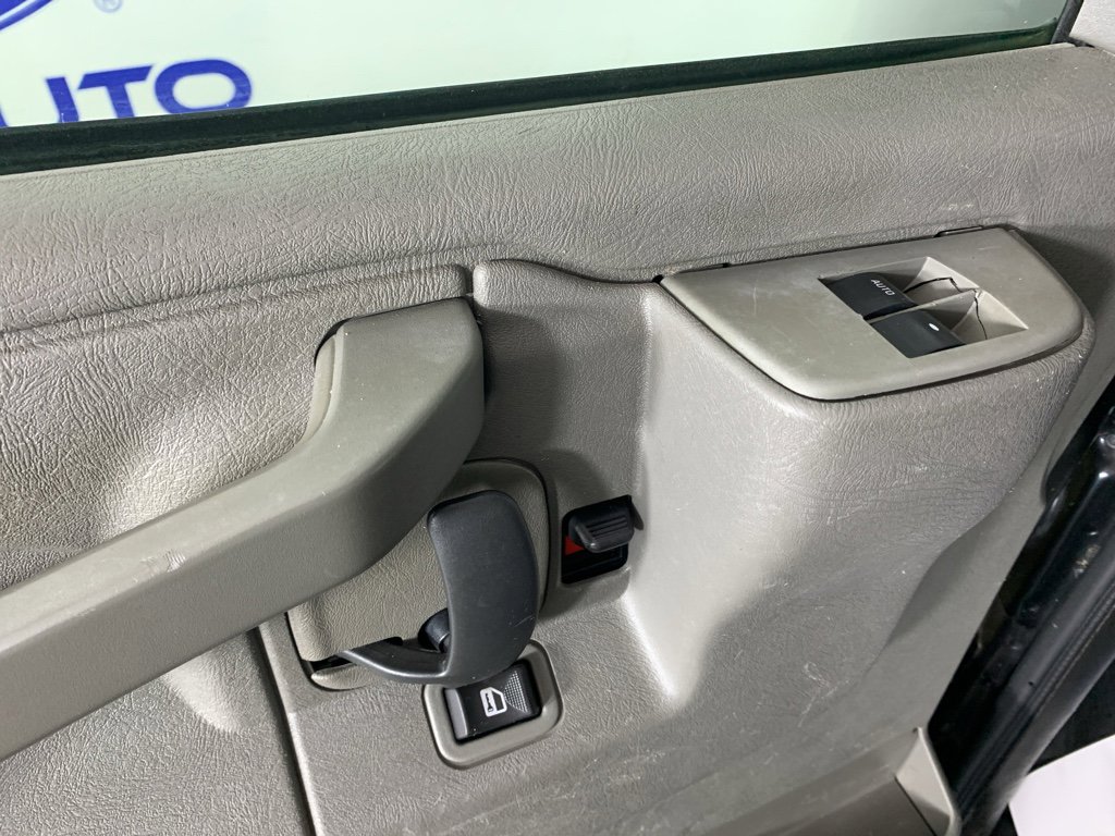 Used 2016 Chevrolet Express 3500 LS w/ Chrome Appearance Package image 14