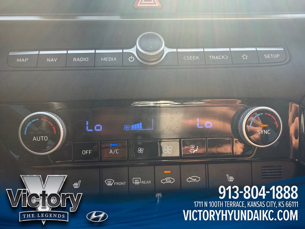 Used 2021 Hyundai Elantra Limited FWD image 15