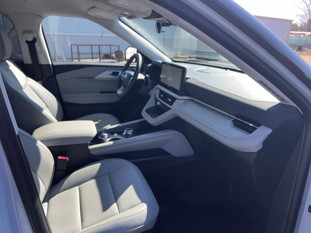 Used 2026 Ford Explorer Active w/ Active Comfort Package image 30