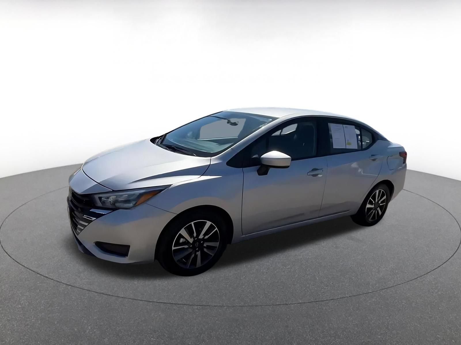 Used 2025 Nissan Versa SV FWD image 8