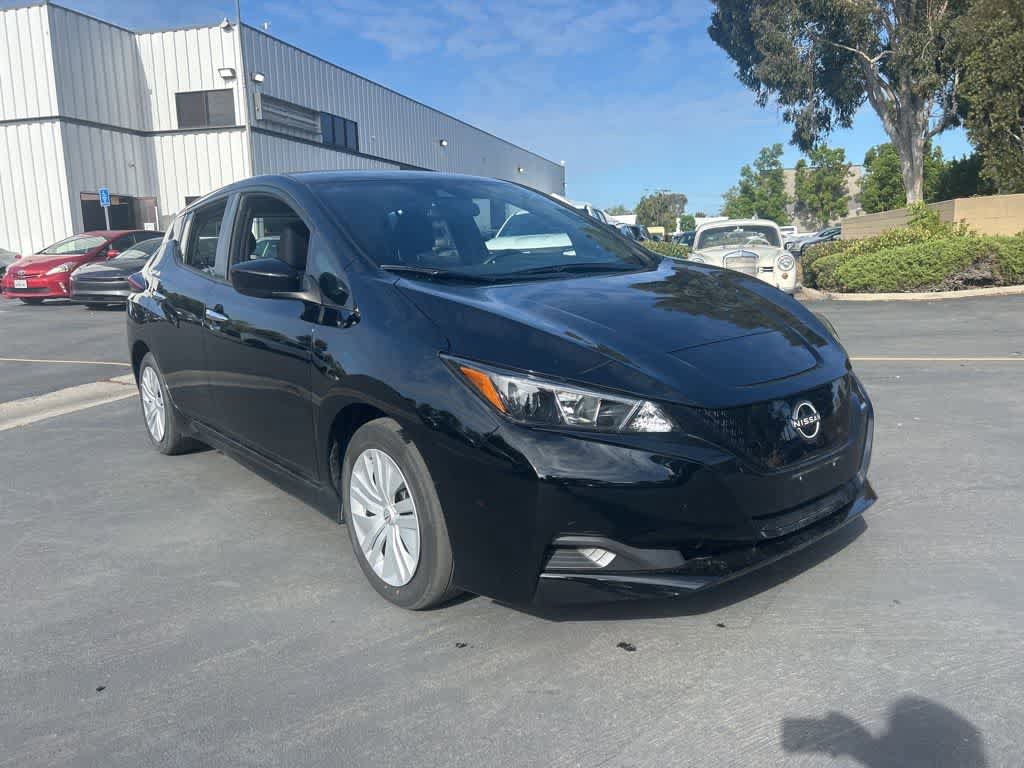 Used 2025 Nissan Leaf S FWD image 2