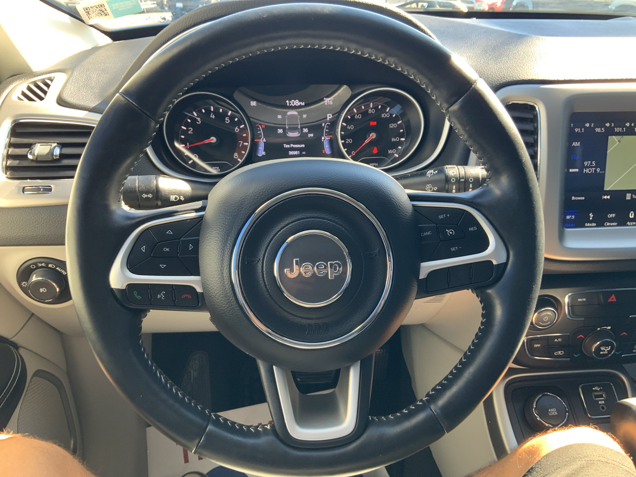 Used 2019 Jeep Compass Latitude w/ Popular Equipment Group AWD/4WD image 11