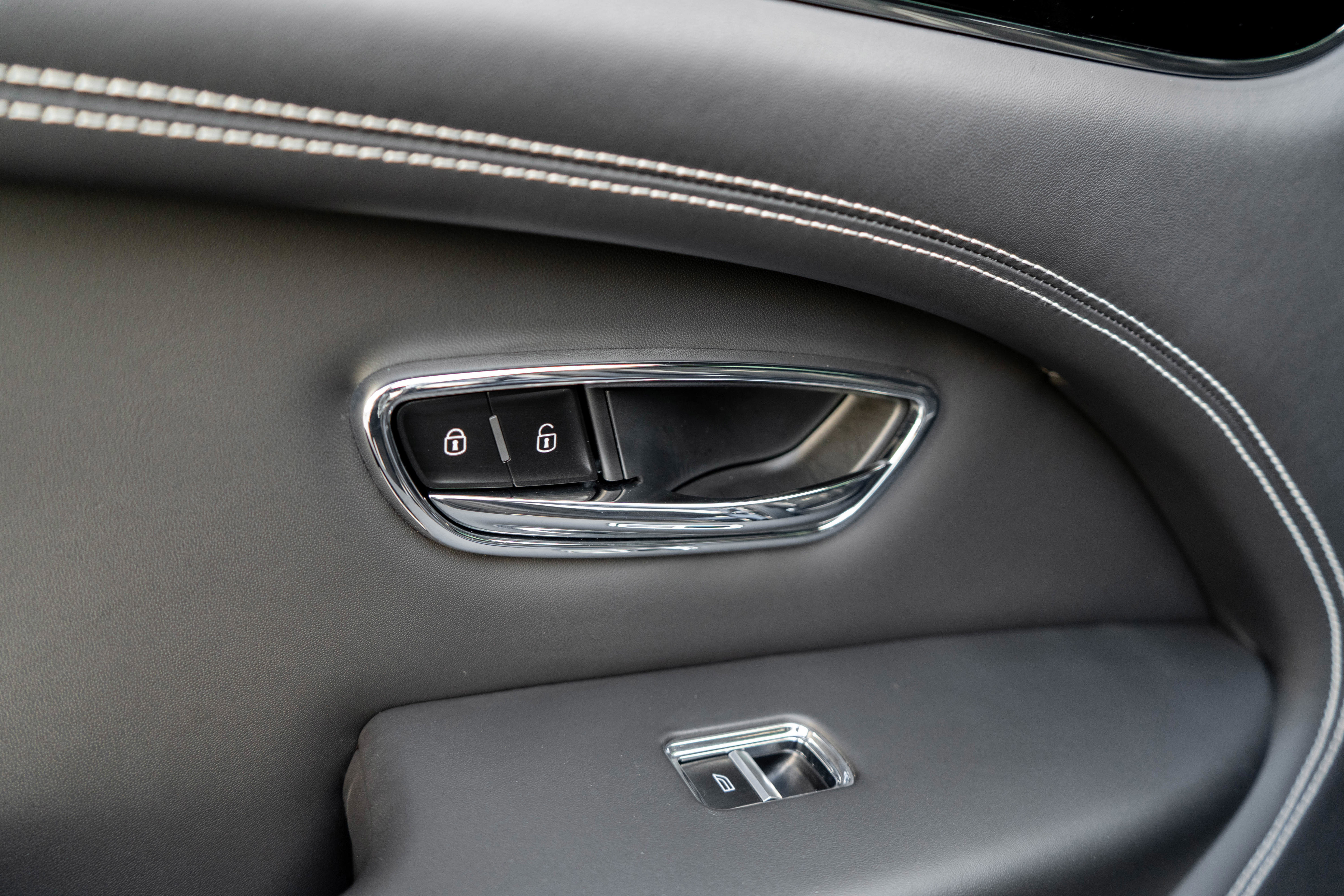 Used 2022 Bentley Bentayga image 32