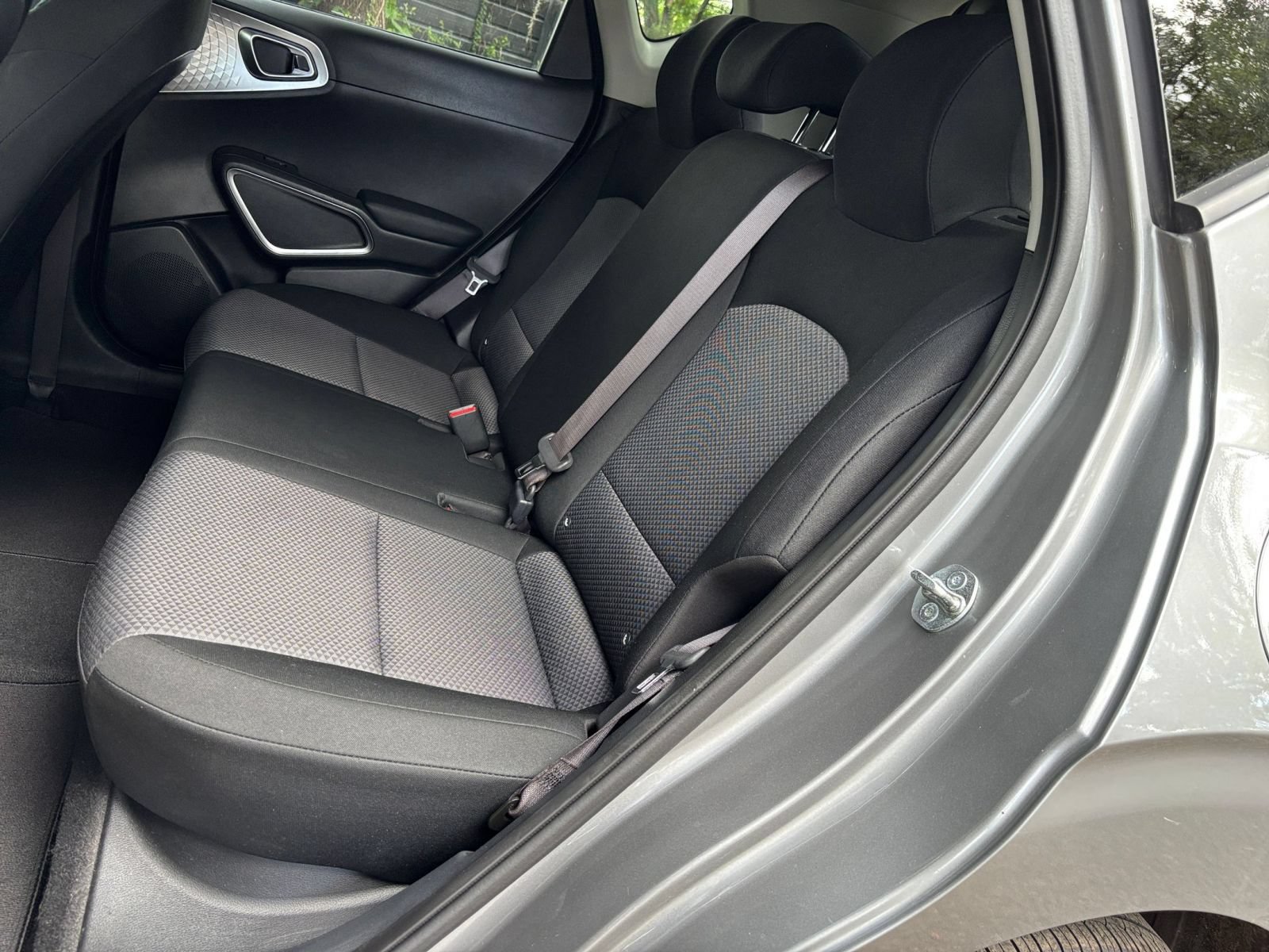 Used 2025 Kia Soul LX w/ LX Technology Package FWD image 36