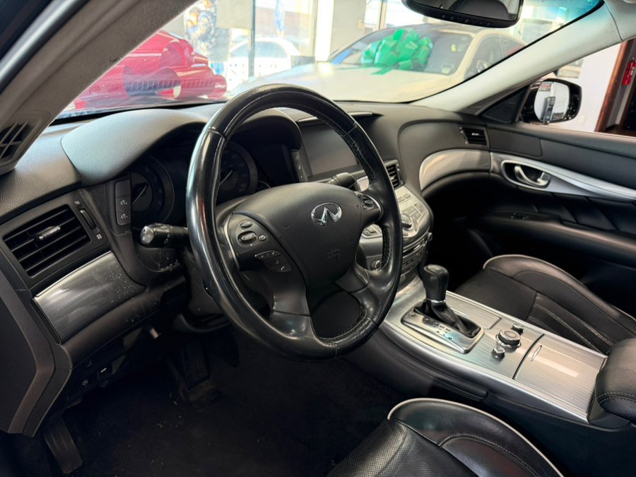 Used 2019 INFINITI Q70 Luxe RWD image 15