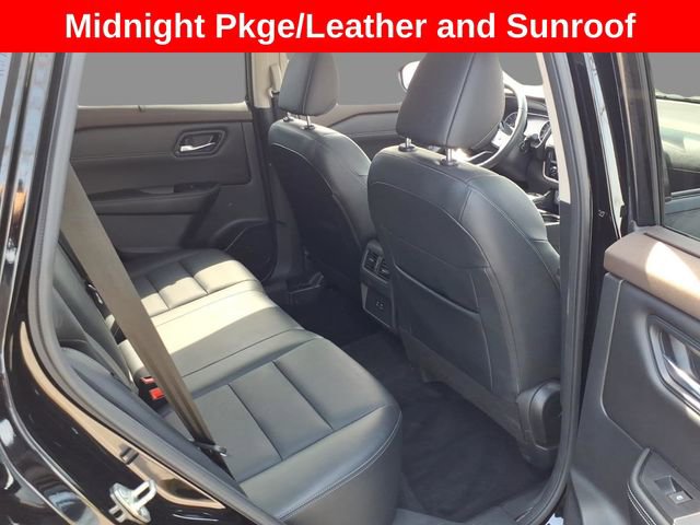 Used 2023 Nissan Rogue SV w/ SV Premium Package image 11