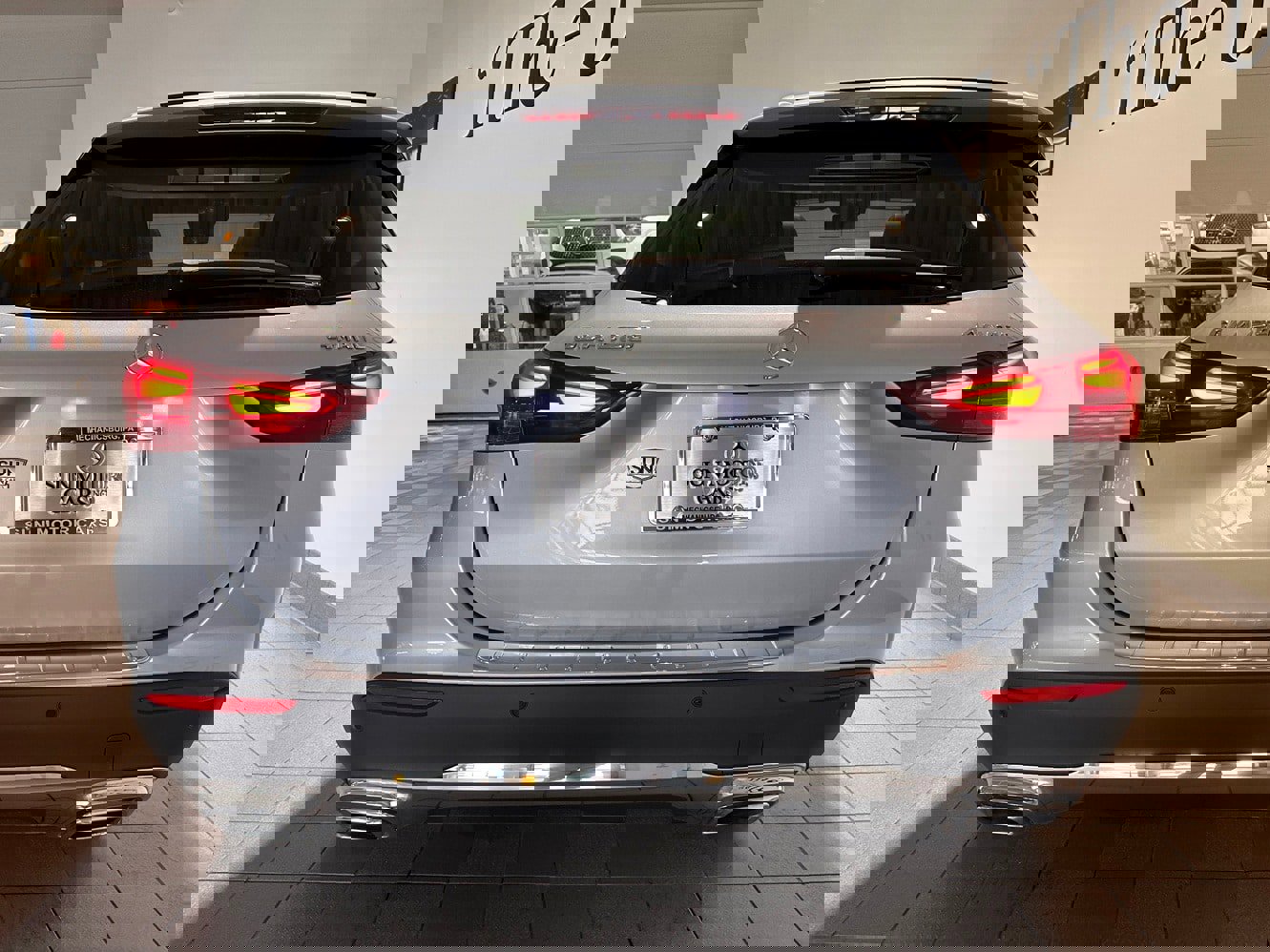 Used 2025 Mercedes-Benz GLA 250 4MATIC image 5