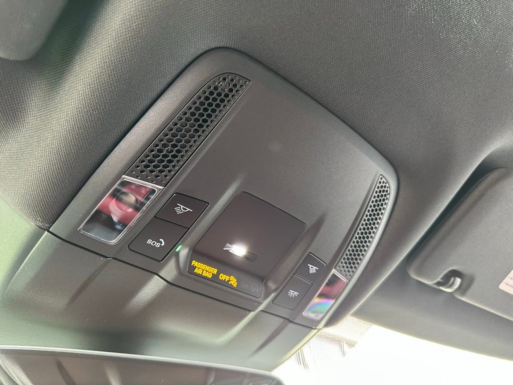 Used 2025 Porsche Taycan 4S image 32