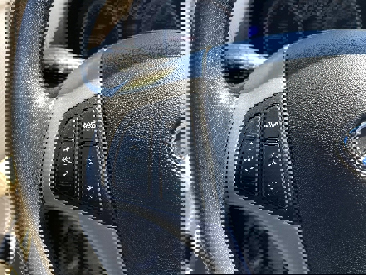 Used 2011 Hyundai Elantra SE image 17