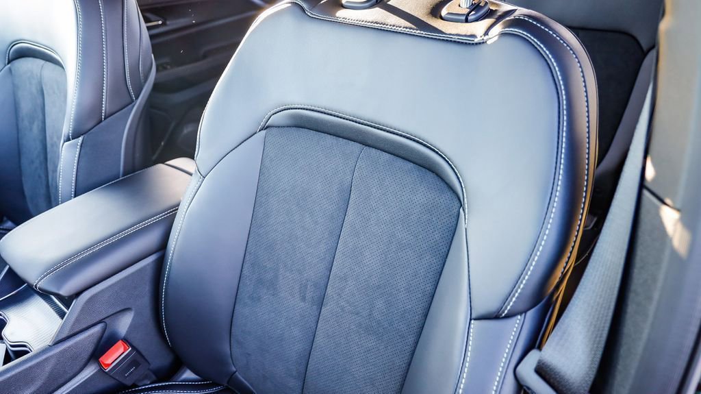 New 2025 Jeep Grand Cherokee L Altitude image 27