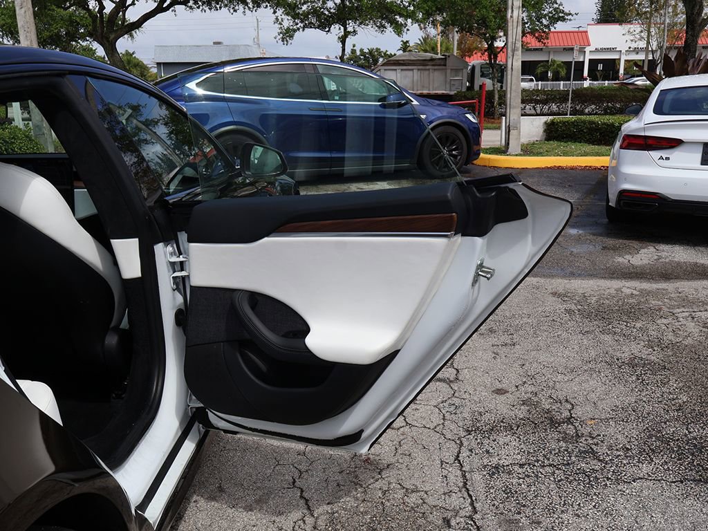 Used 2022 Tesla Model S image 27