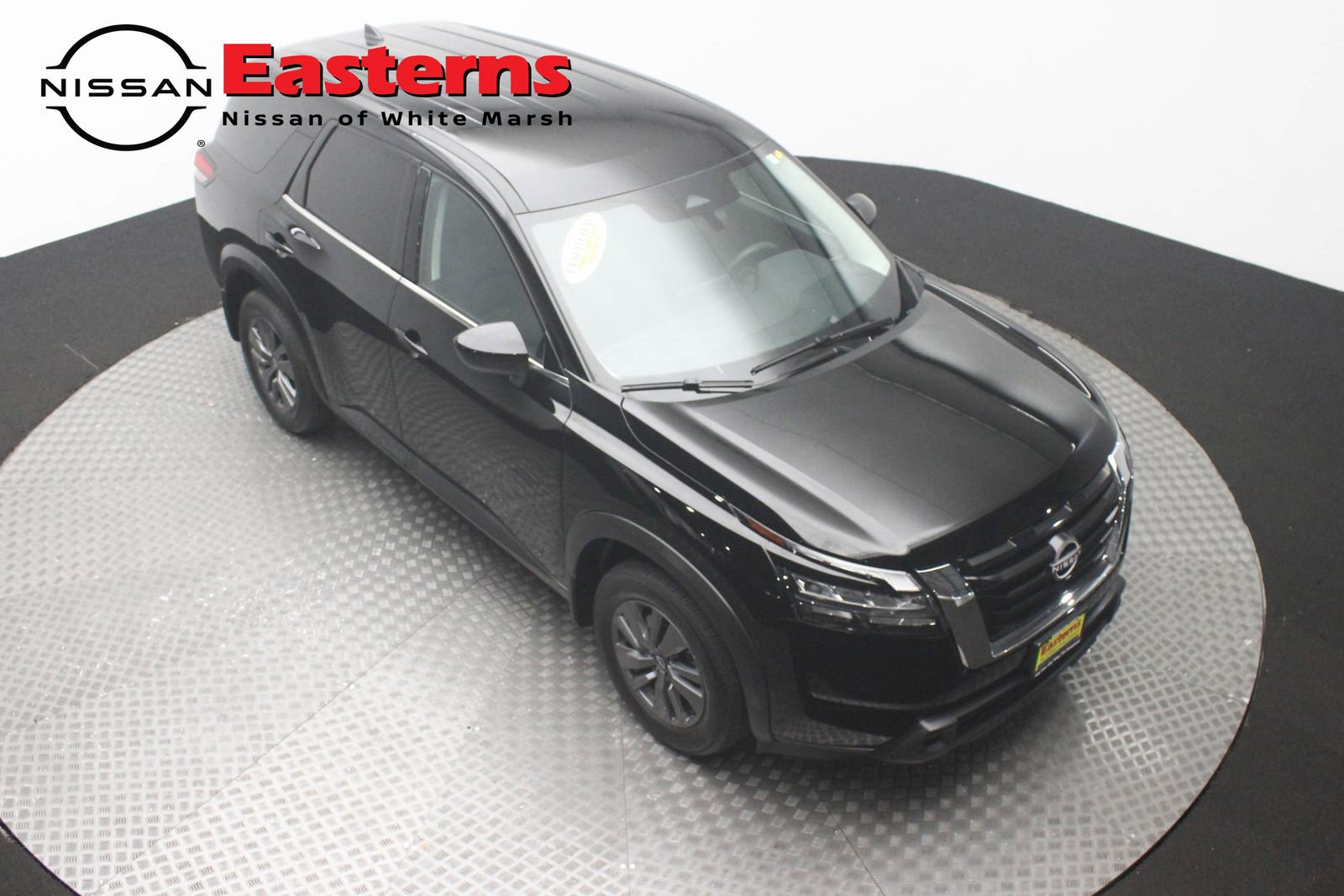 Used 2024 Nissan Pathfinder S AWD/4WD image 3