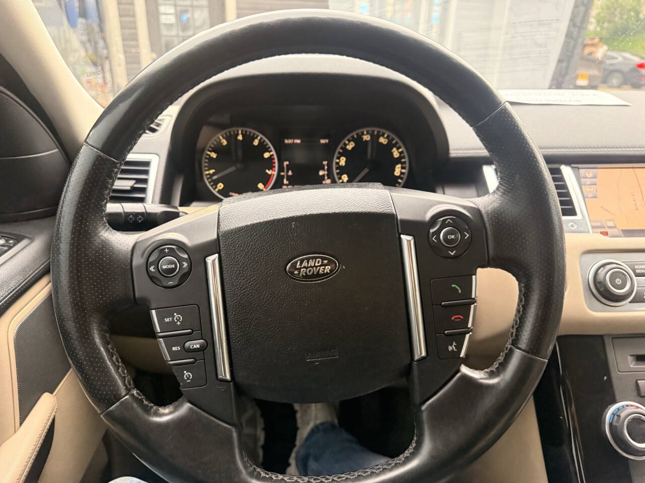 Used 2010 Land Rover Range Rover Sport HSE AWD/4WD image 17