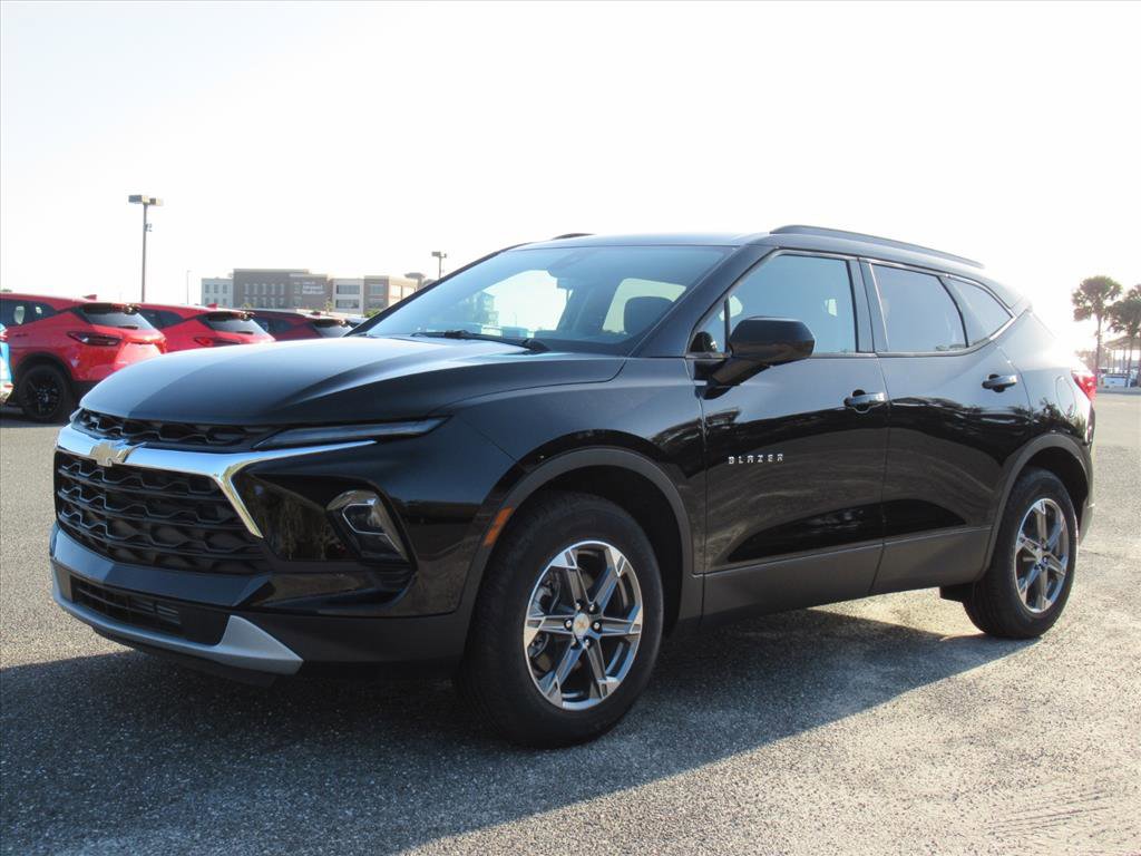 New 2025 Chevrolet Blazer LT w/ Convenience Package image 3