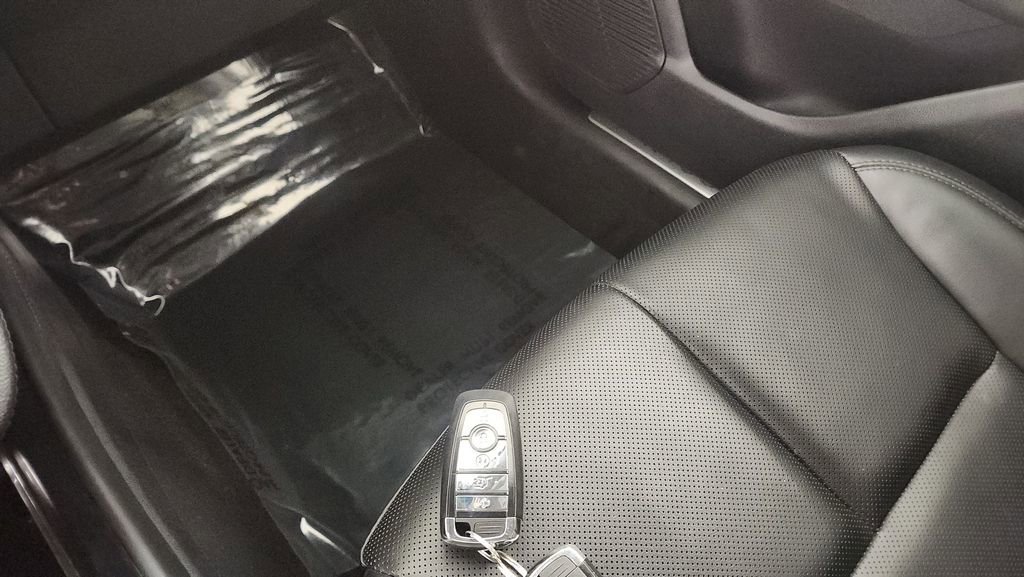 Used 2022 Lincoln Corsair AWD w/ Equipment Group 101A image 20