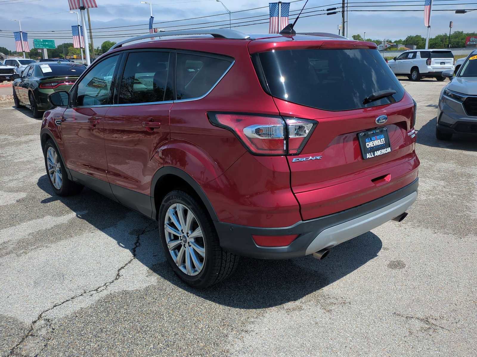 Used 2018 Ford Escape Titanium w/ Ford Safe & Smart Package FWD image 6