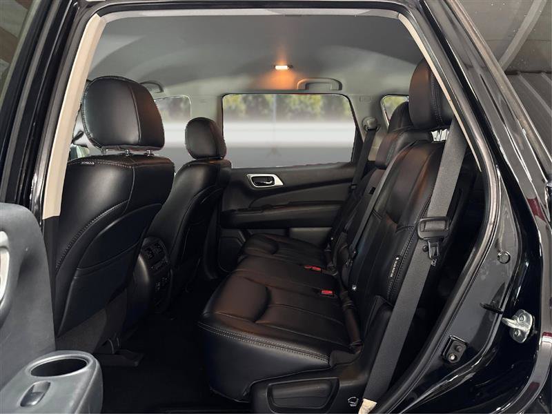 Used 2018 Nissan Pathfinder SL w/ Midnight Edition Package FWD image 10