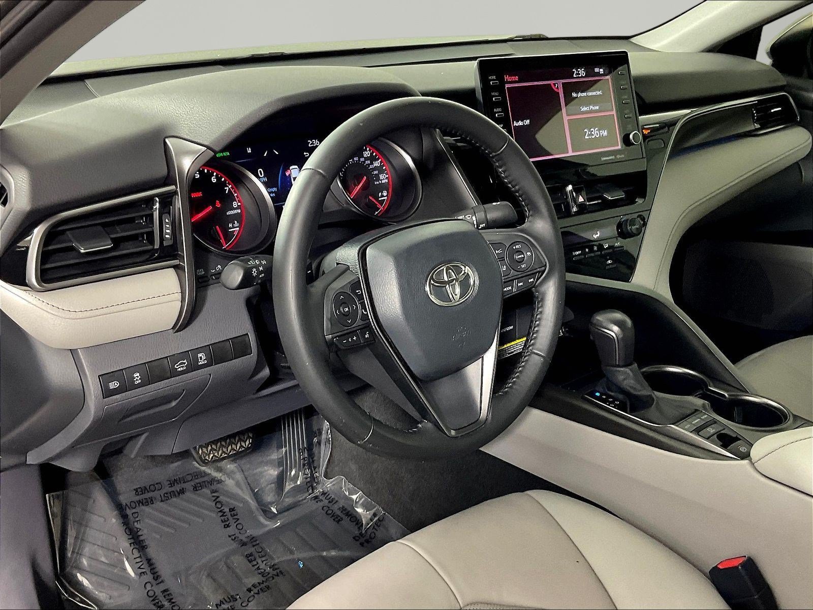 Used 2021 Toyota Camry XSE FWD image 16