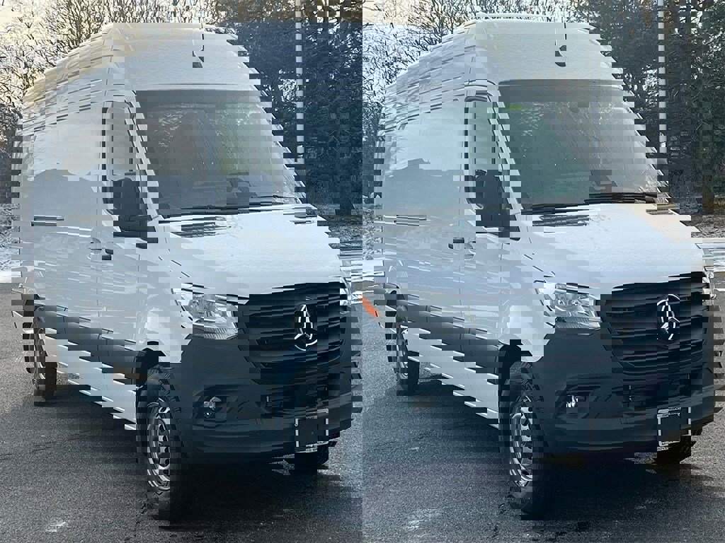 New 2025 Mercedes-Benz Sprinter 2500 image 2