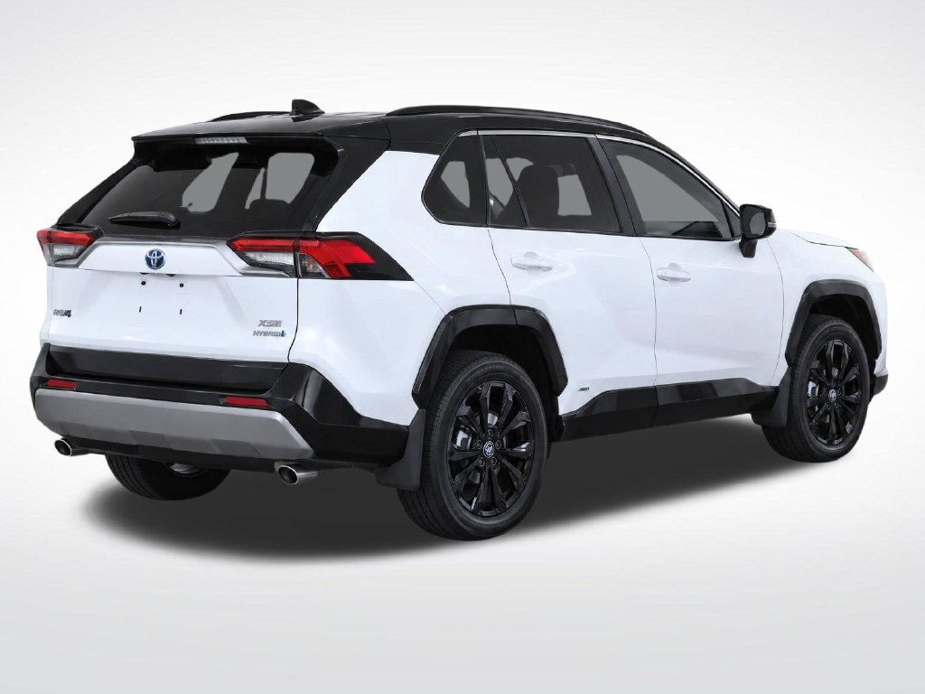 Used 2024 Toyota RAV4 XSE AWD/4WD image 3