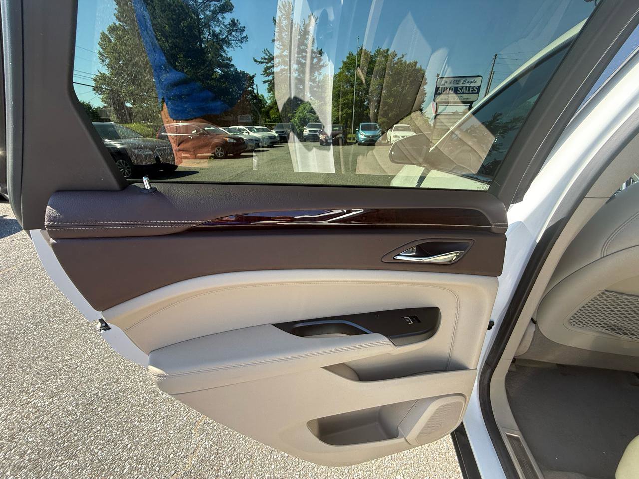 Used 2015 Cadillac SRX Luxury FWD image 14