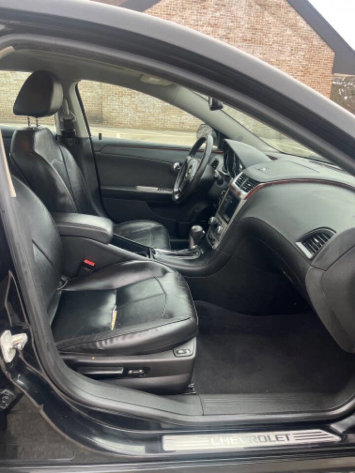 Used 2011 Chevrolet Malibu LTZ image 15