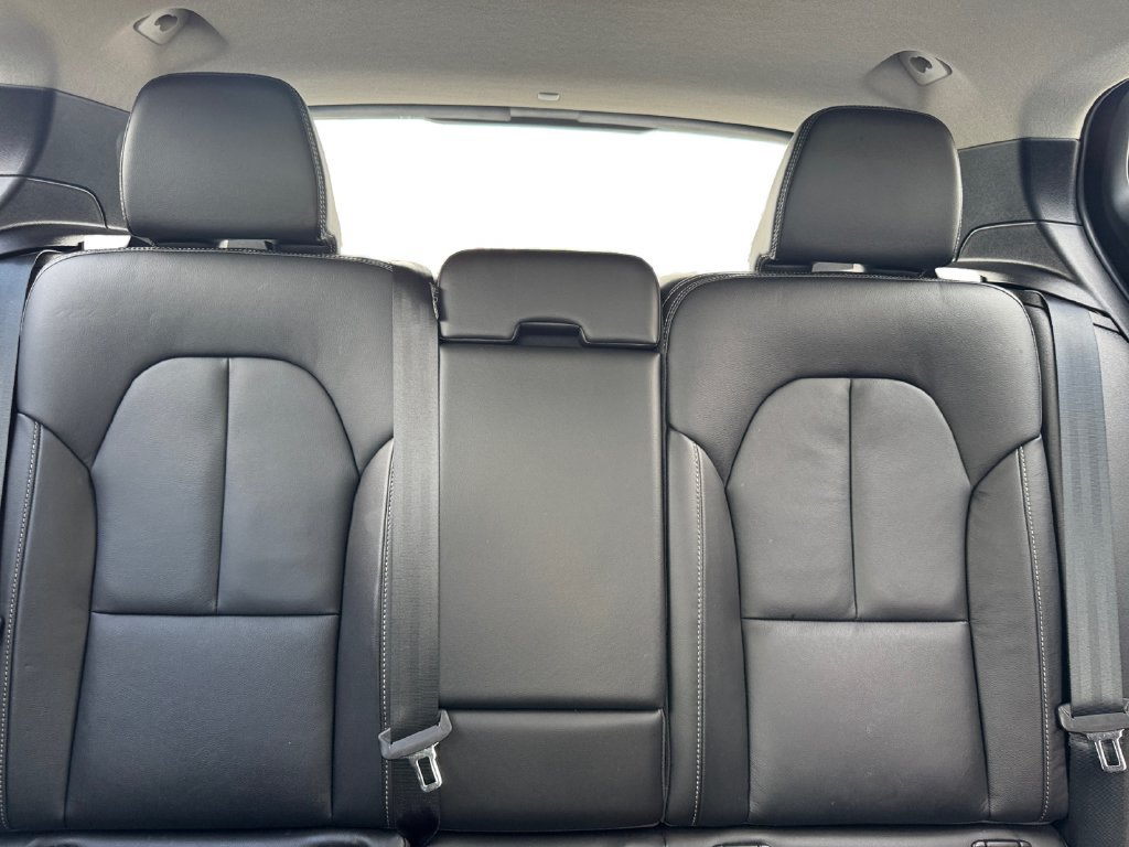 Certified 2024 Volvo XC40 B5 Plus w/ Protection Package Premier AWD/4WD image 26