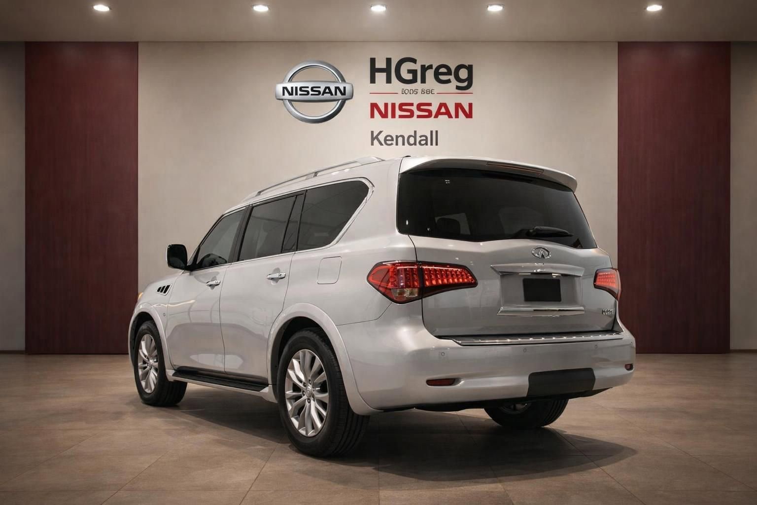 Used 2017 INFINITI QX80 4WD w/ Driver Assistance Package image 2