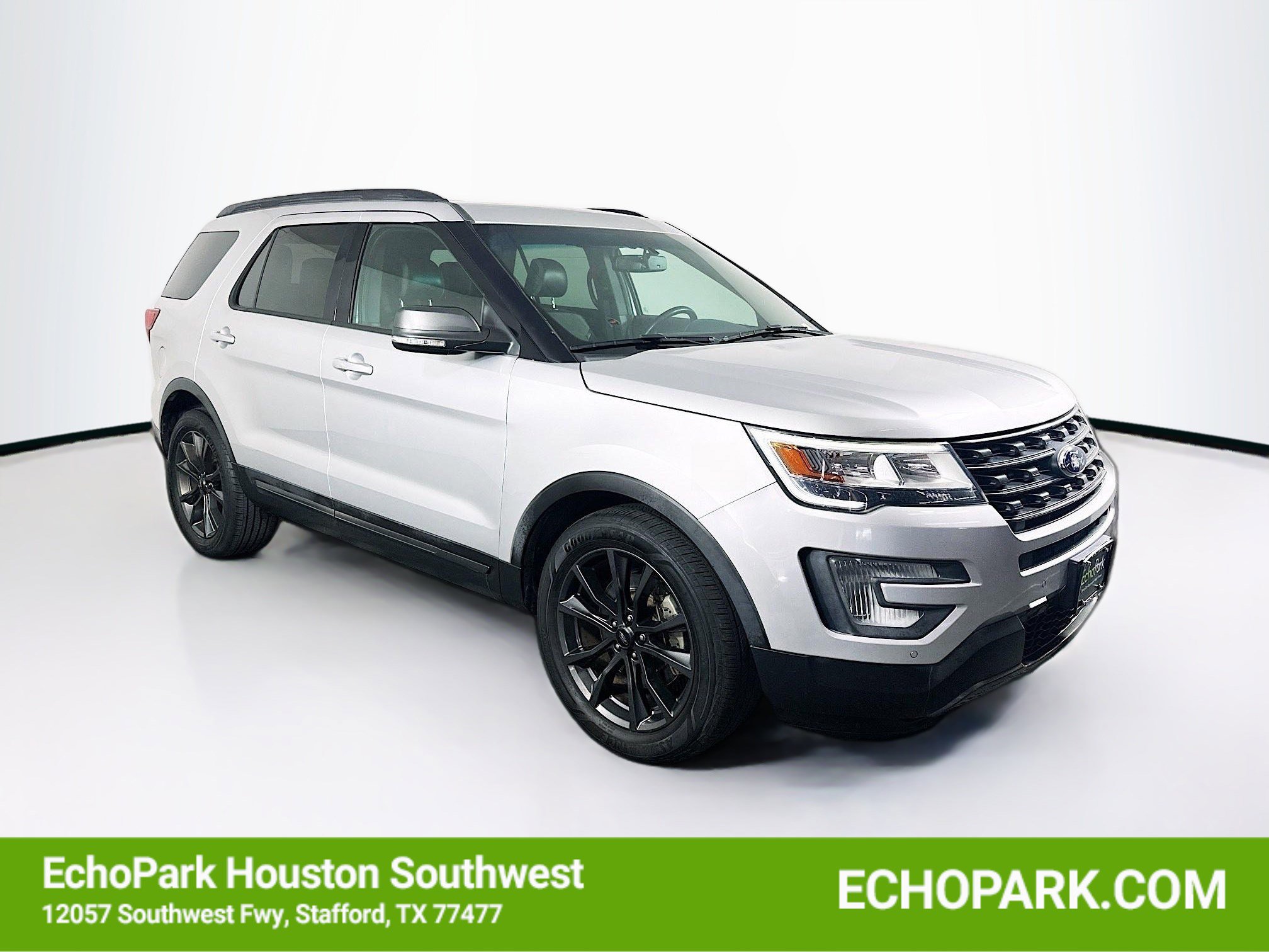 Used 2017 Ford Explorer XLT w/ Equipment Group 202A image 1