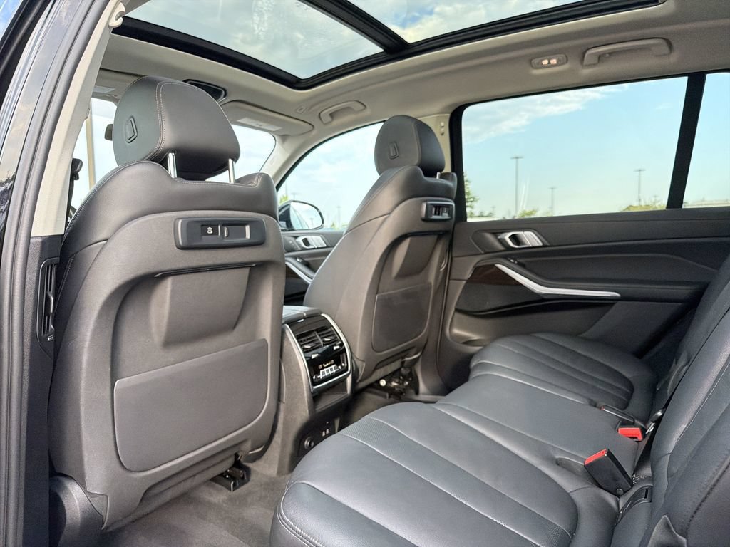 Used 2020 BMW X7 xDrive40i w/ Cold Weather Package AWD/4WD image 12