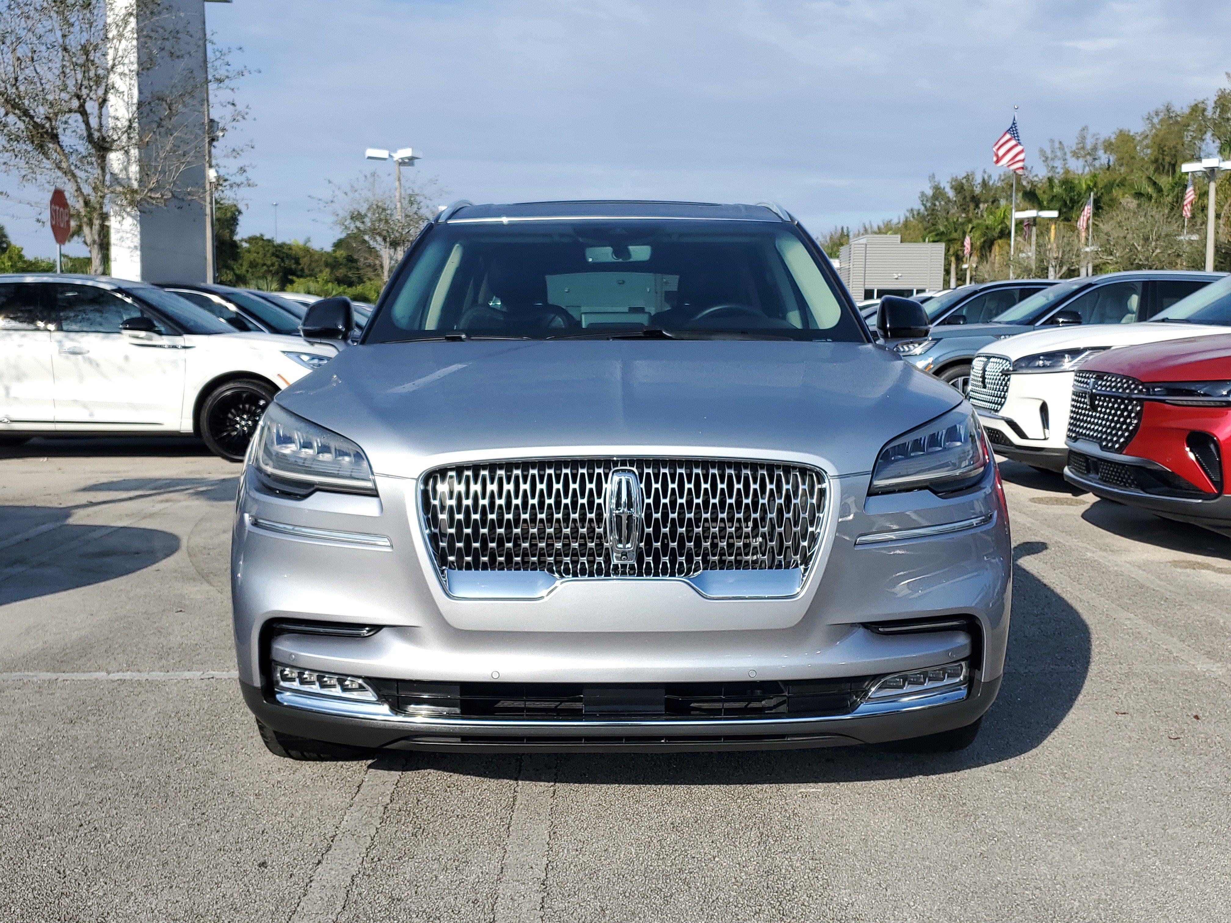 Certified 2020 Lincoln Aviator Reserve w/ Equipment Group 201A image 2
