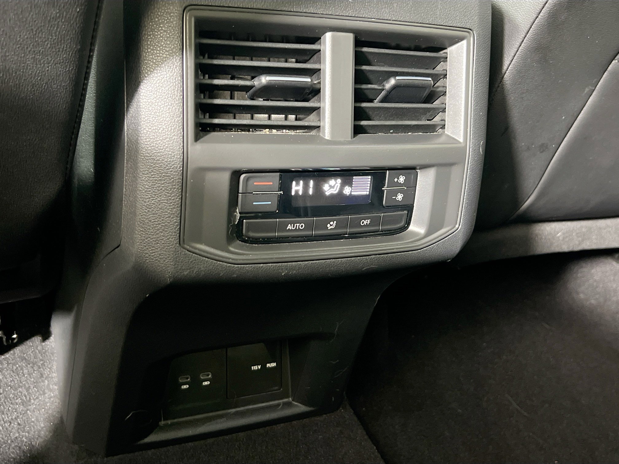 Used 2023 Volkswagen Atlas SE AWD/4WD image 25