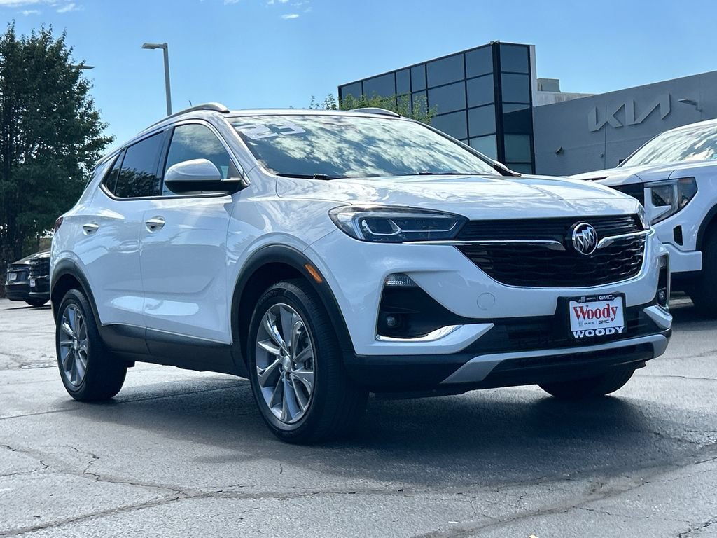 Used 2023 Buick Encore GX Essence w/ Experience Buick Package FWD image 2