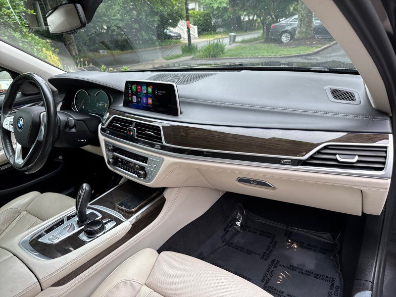Used 2018 BMW 750i xDrive AWD/4WD image 28