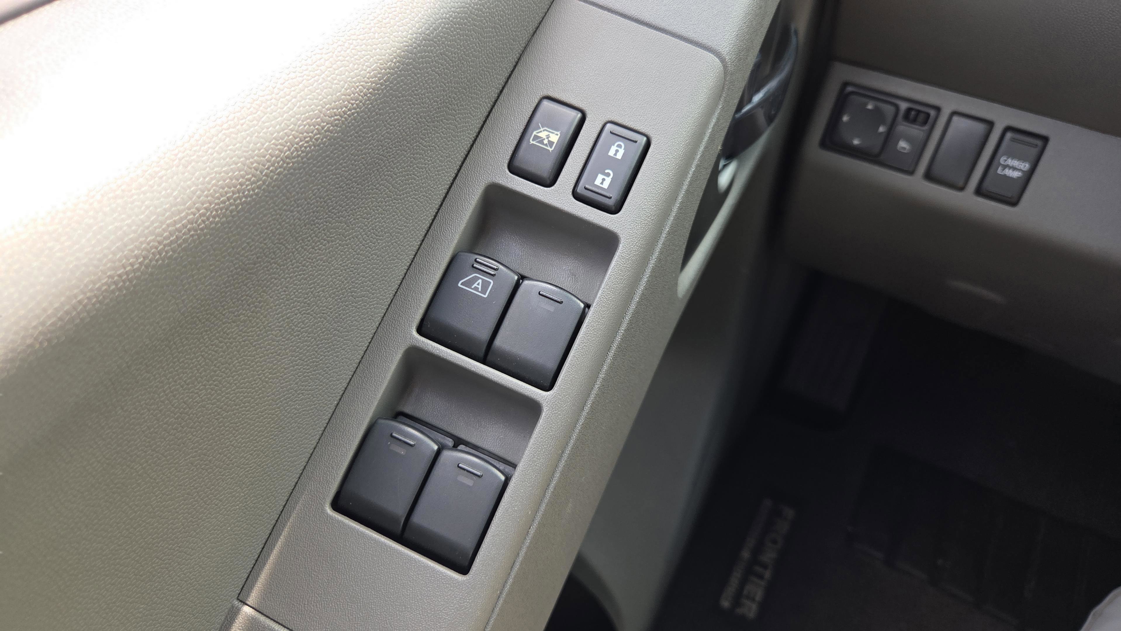 Used 2020 Nissan Frontier SV w/ Midnight Edition Floor Mats RWD image 19