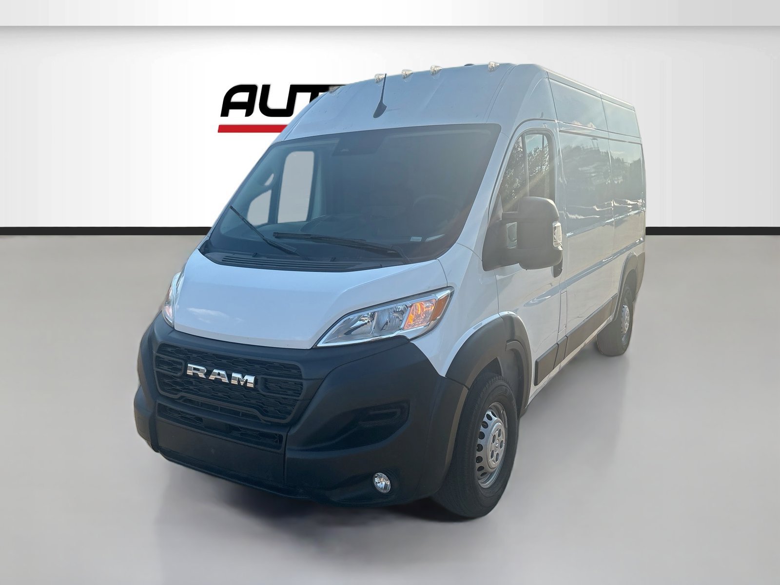 Used 2024 RAM ProMaster 2500 w/ Convenience Group FWD image 3