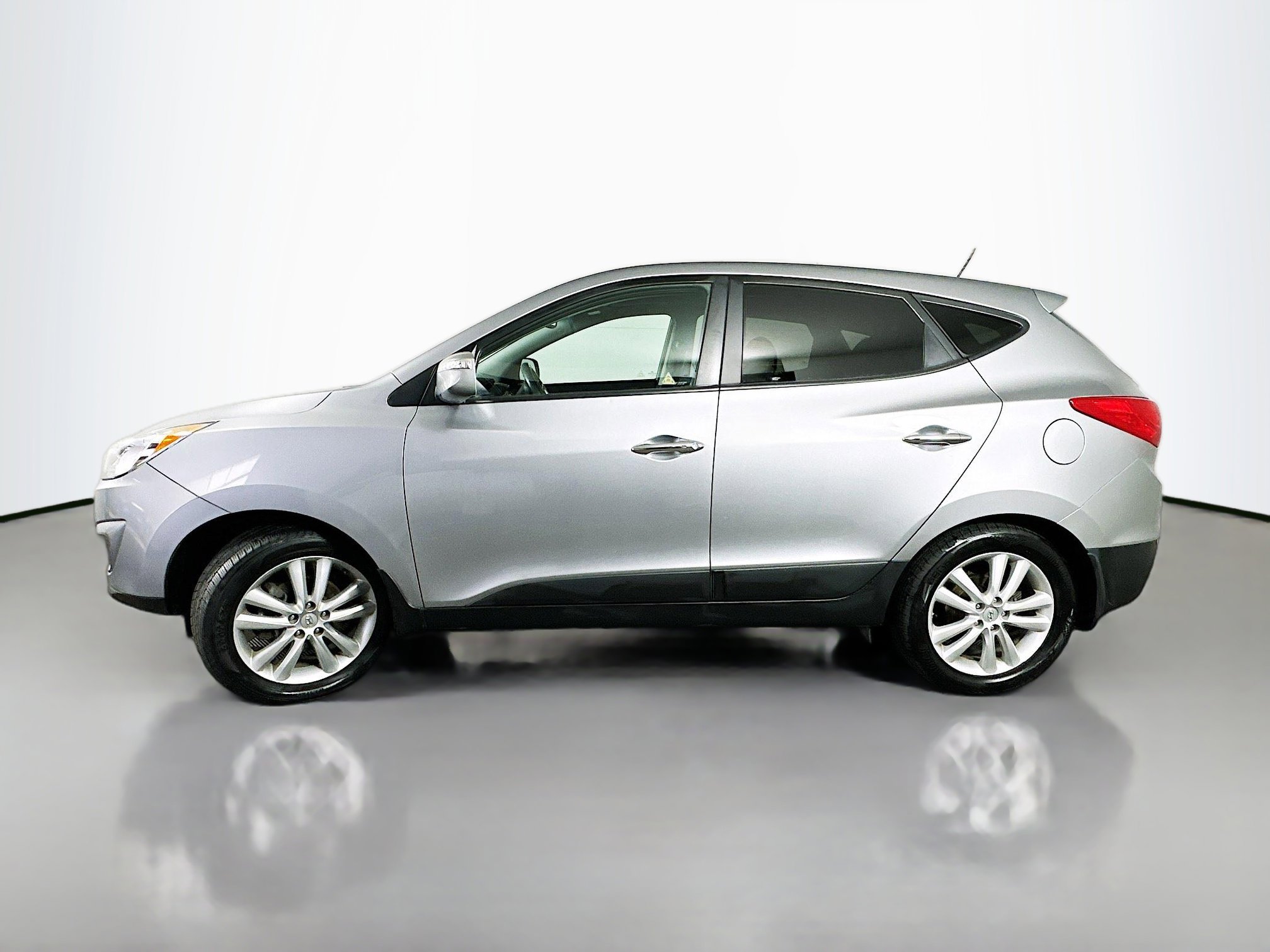 Used 2013 Hyundai Tucson Limited w/ Premium Pkg image 4