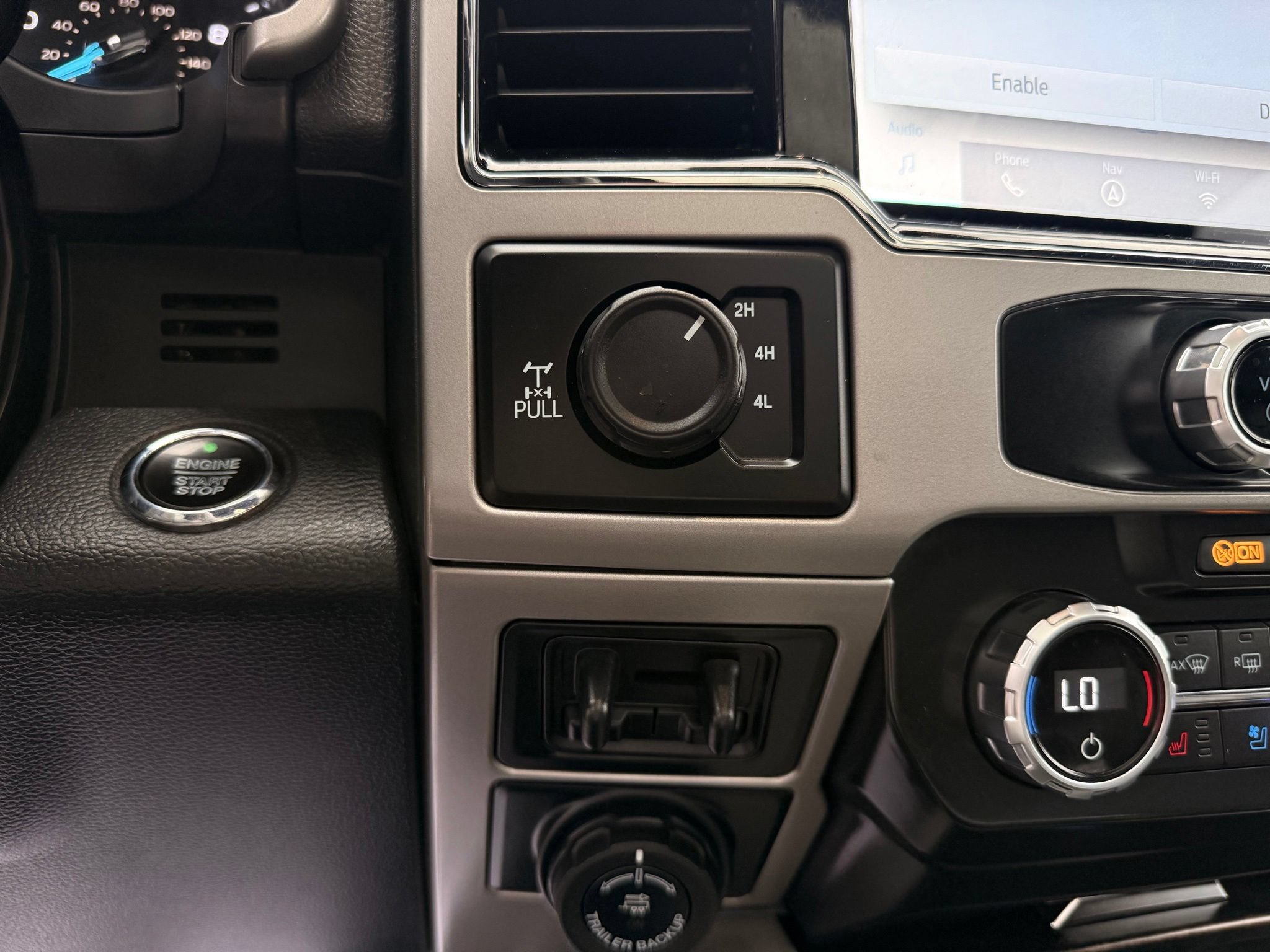 Used 2022 Ford F250 Lariat w/ Lariat Ultimate Package AWD/4WD image 23
