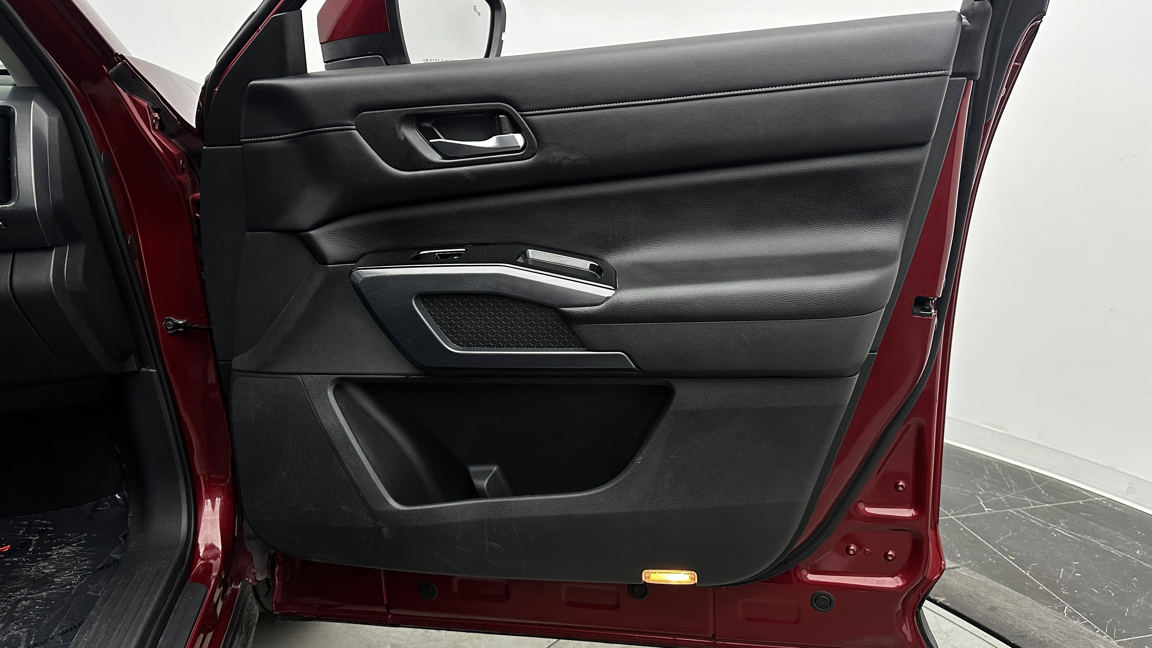 Used 2022 Nissan Pathfinder SL FWD image 37