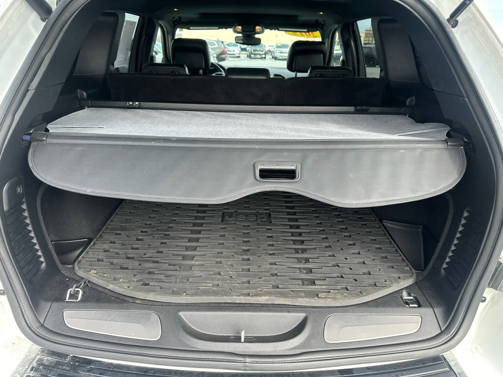 Used 2019 Jeep Grand Cherokee Limited image 16