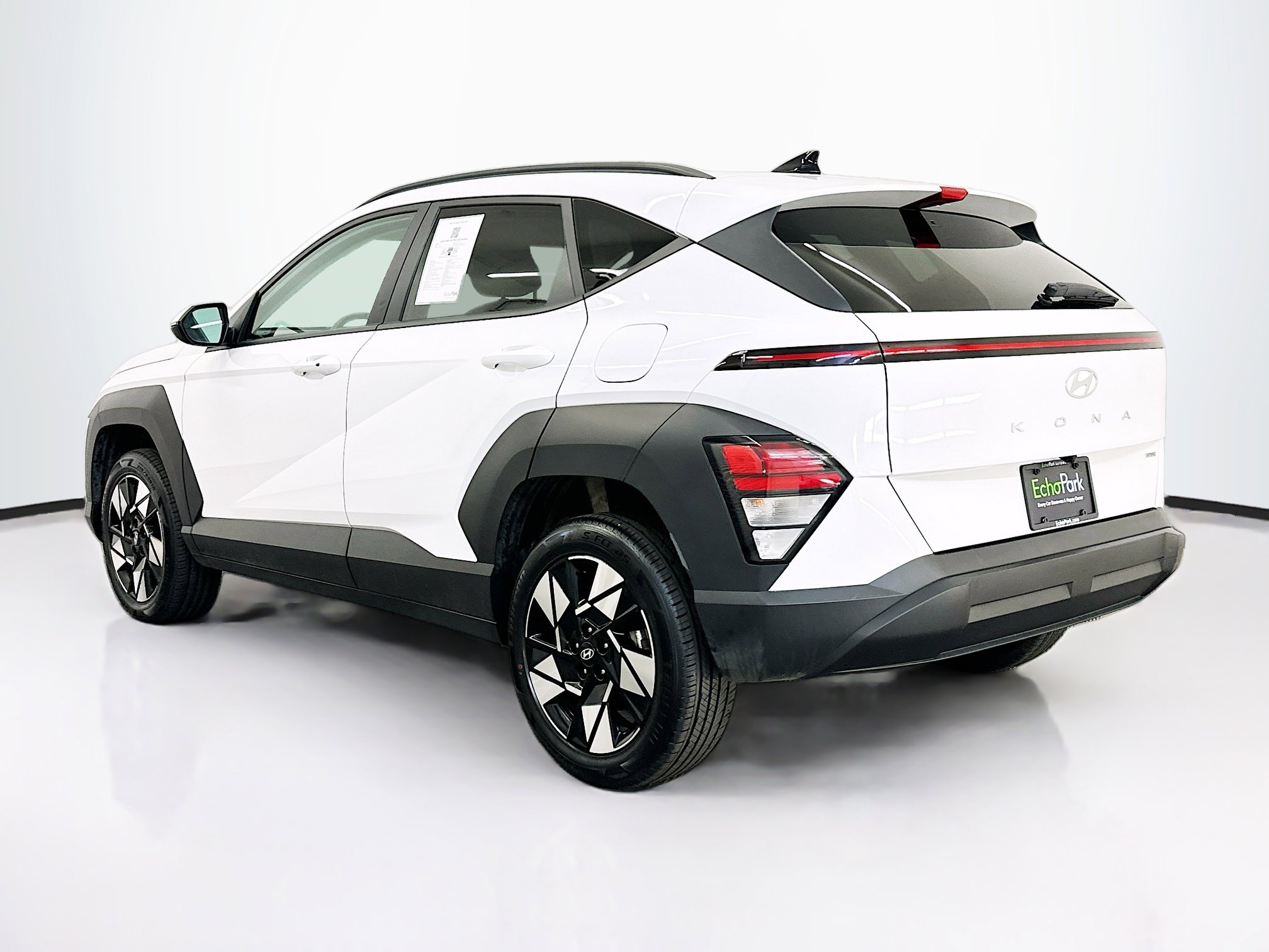 Used 2025 Hyundai Kona SEL image 5