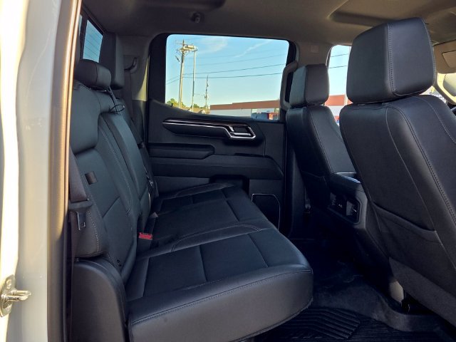 Used 2023 Chevrolet Silverado 1500 LT Trail Boss w/ LT Trail Boss Premium Package AWD/4WD image 16