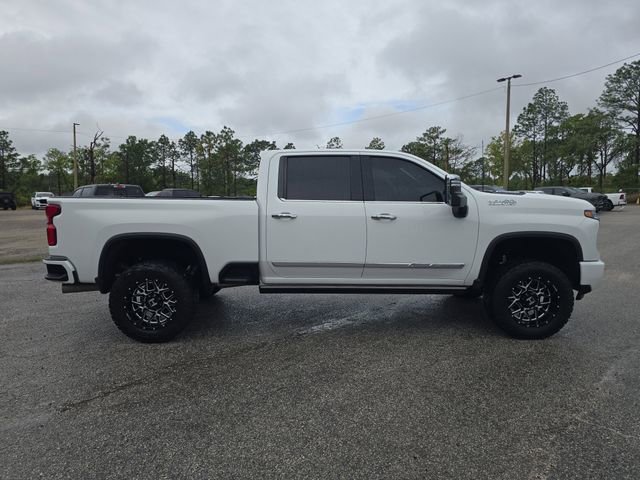 Used 2024 Chevrolet Silverado 2500 High Country w/ Technology Package image 3