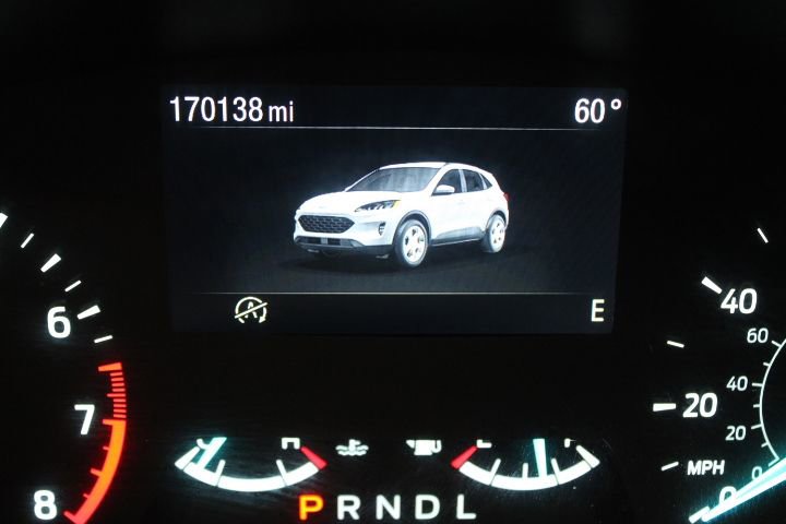 Used 2022 Ford Escape SE w/ SE Sport Appearance Package image 5