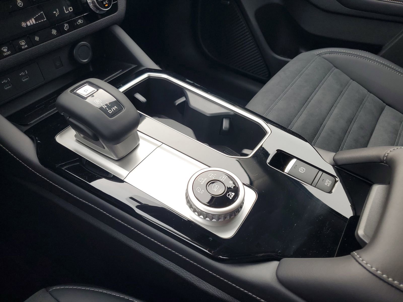 New 2026 Mitsubishi Outlander SE image 18