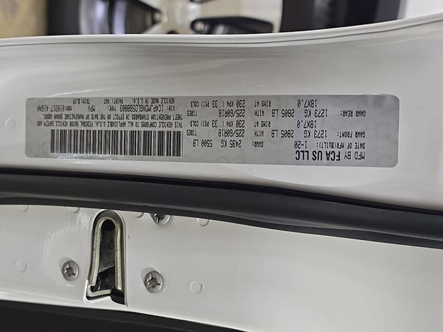 Used 2020 Jeep Cherokee Limited image 35