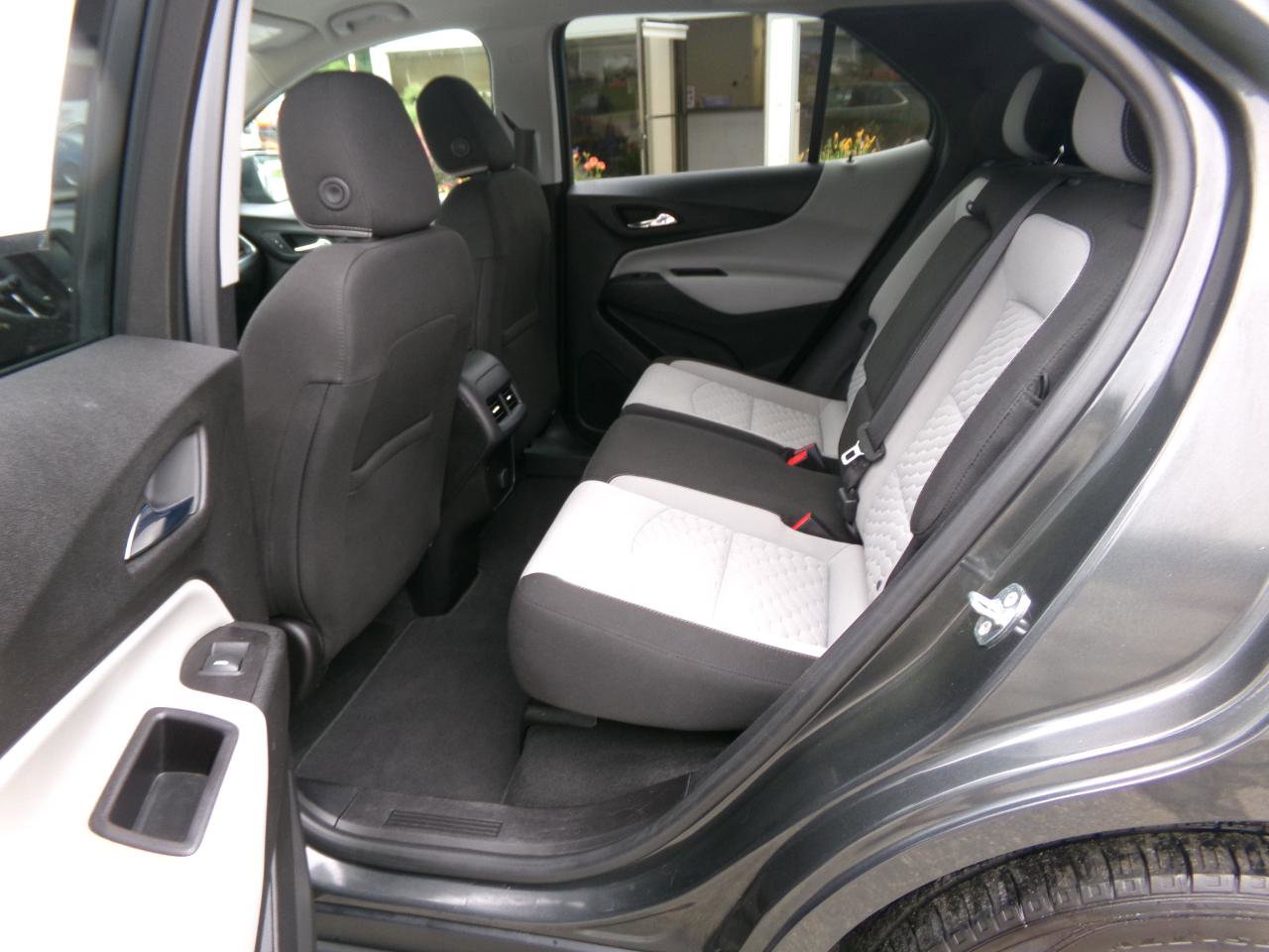 Used 2018 Chevrolet Equinox LT AWD/4WD image 16