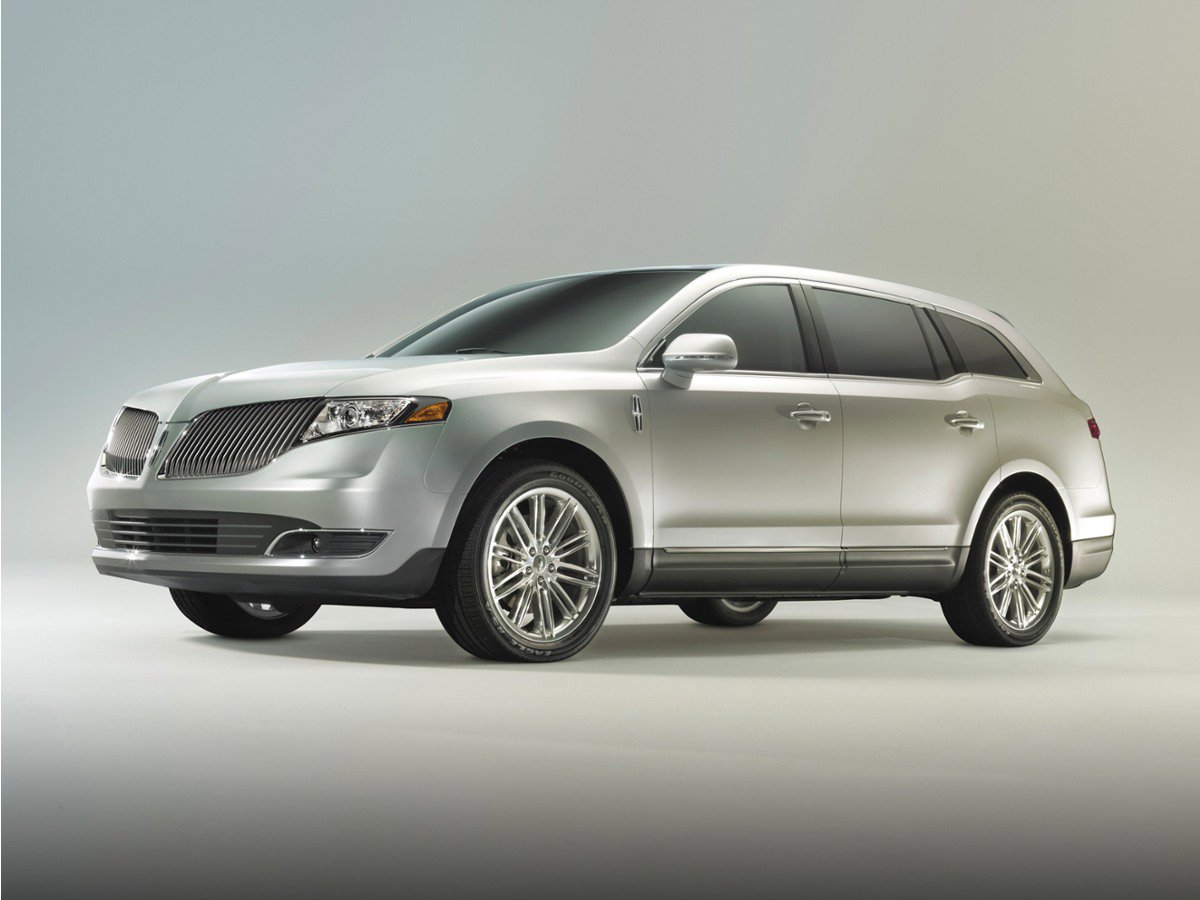 Used 2013 Lincoln MKT AWD image 1