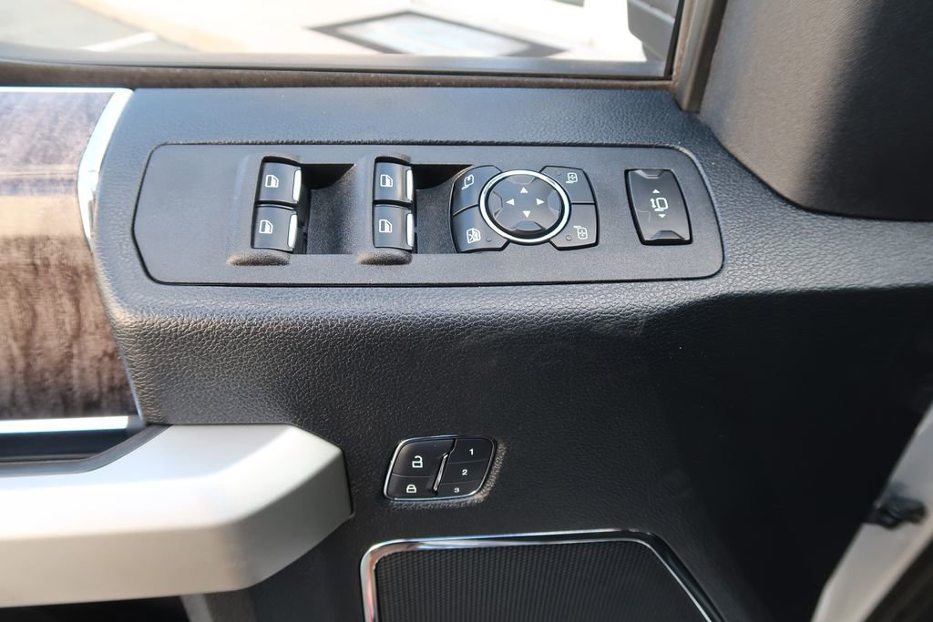 Used 2017 Ford F250 Lariat w/ Lariat Ultimate Package image 14