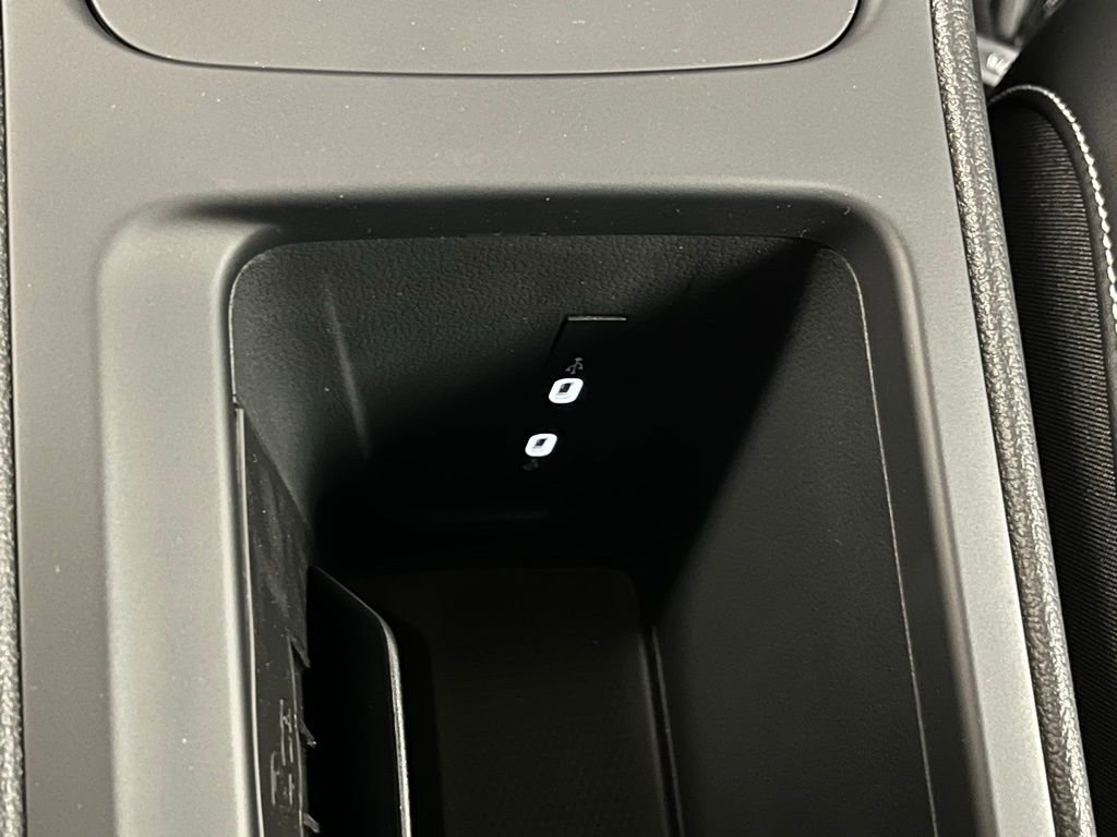 New 2025 Volkswagen Tiguan SE R-Line image 14